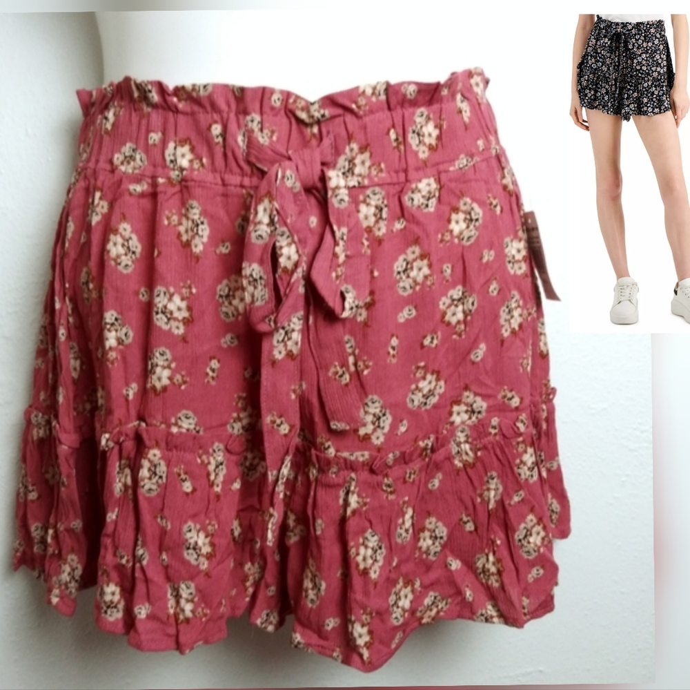 Vanilla Star Junior XL Pink Floral Flowy Skirty Soft Short